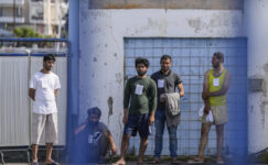 Bir yıl sonra, Yunanistan açıklarındaki enkazdan sağ kurtulan göçmenler adalet arıyor, hayatla başa çıkma mücadelesi veriyor