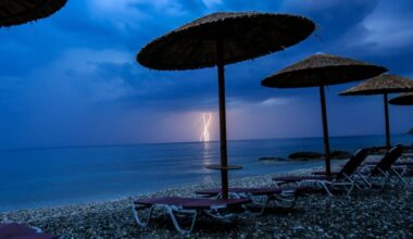 Meteoroloji servisi pazartesi günü gök gürültülü fırtına uyarısında bulundu