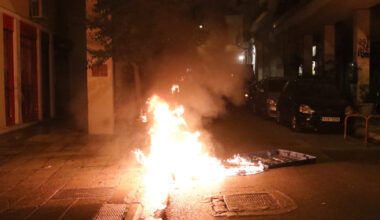 Exarchia’da çevik kuvvet polisi saldırıya uğradı